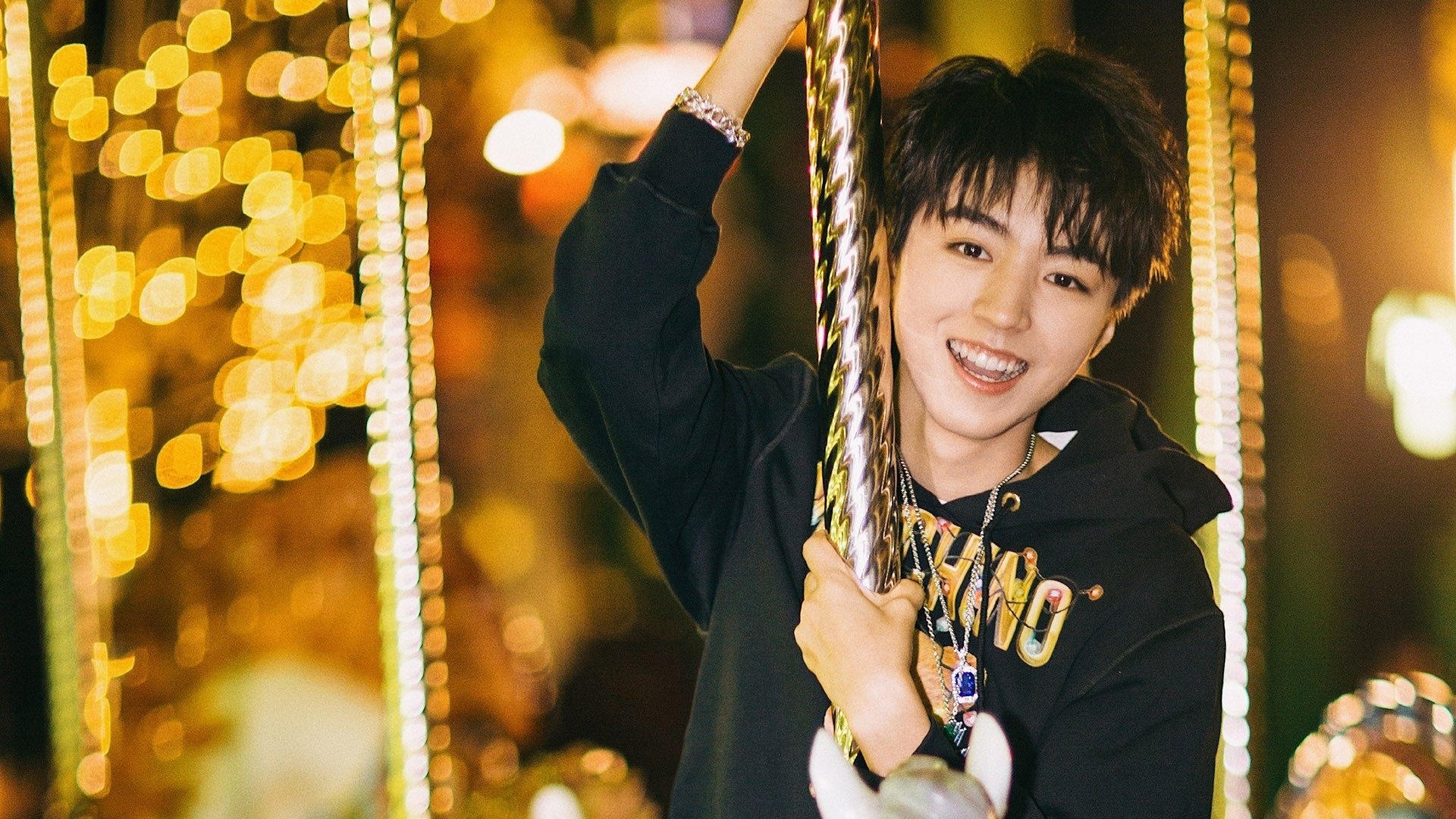 非洲雄狮咆哮世界杯，喀麦隆历史性击溃西班牙，如何重塑足球世界版图？