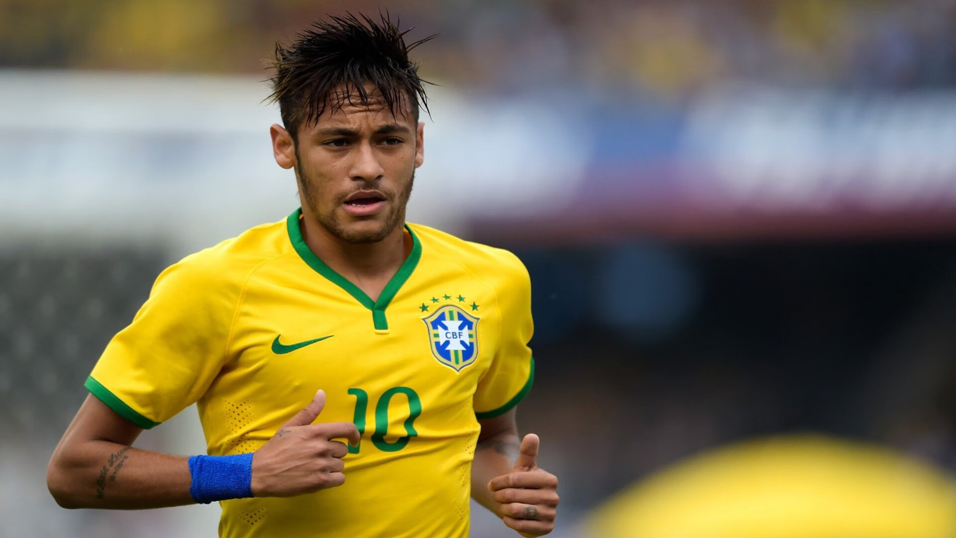 赛道与绿茵的共鸣，京多安F1之夜展现的巨星价值