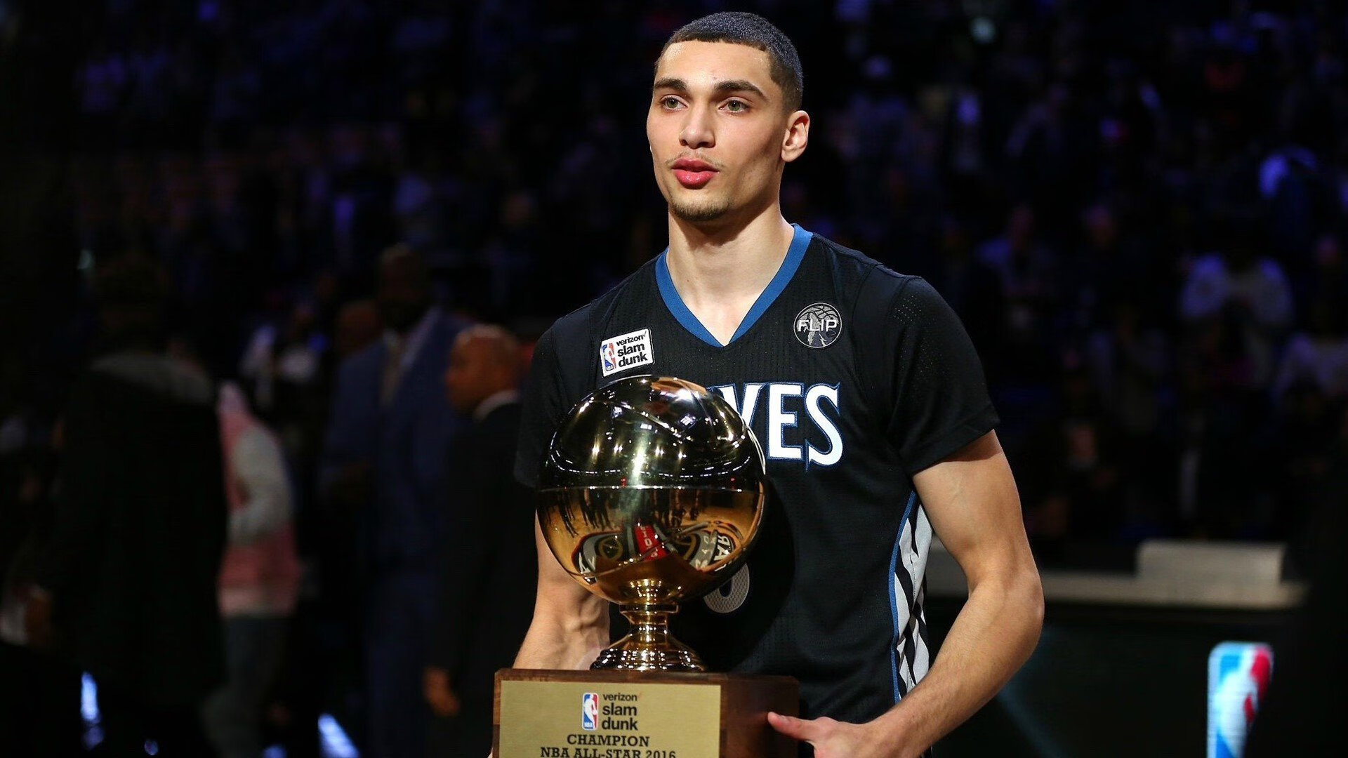 鹈鹕绝杀篮网，孙铭徽统治全场，一场跨越时空的篮球对话